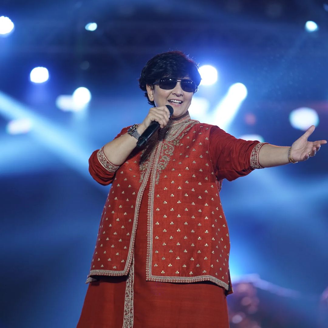 Falguni Pathak Age, Networth, Career, Family, Biography