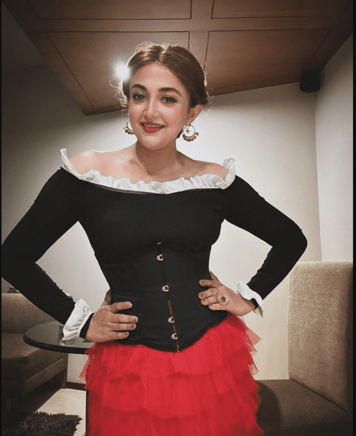 Monali Thakur Net Worth