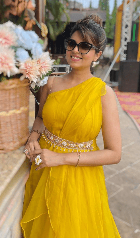 Sugandha Mishra Height